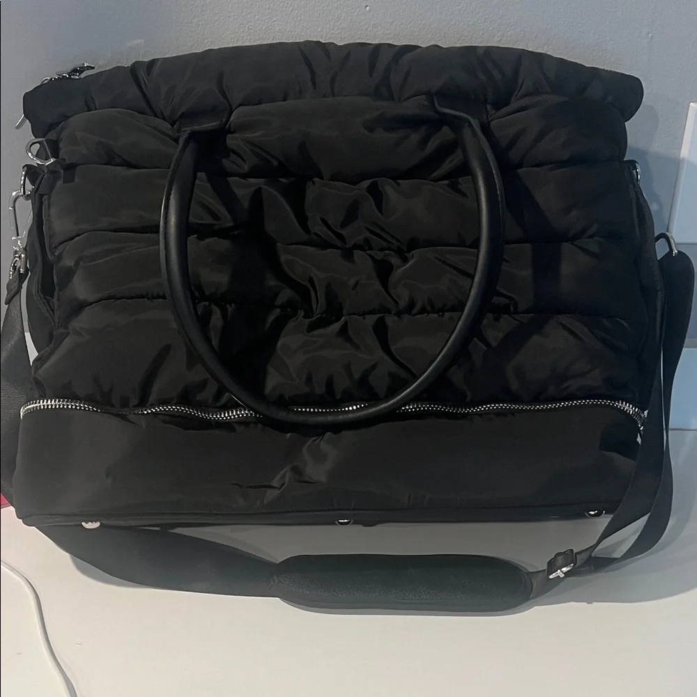 Black Quilted Puffer Weekender Bag - Men's Travel Shoulder & Top-Handle Bag
